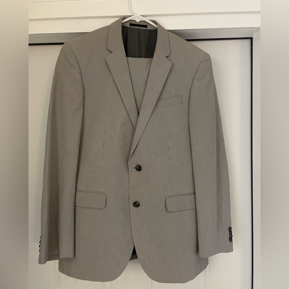 Kenneth Cole Suit 40R - Pants W 33 L 32 Gray Pinstripe